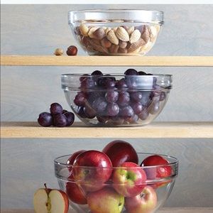 Brand new Pampered Chef bowls set of 3